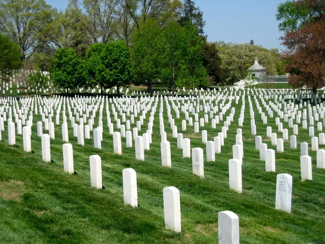 Arlington National Cementery image by Carol Colman from Pixabay